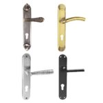 ידית דלת מעוצבת עם שלט